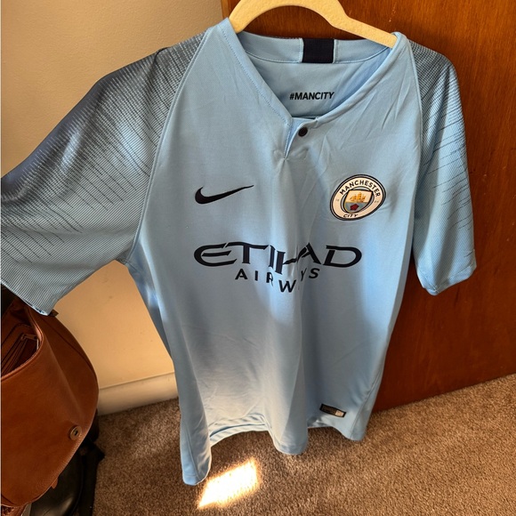 Manchester City Nike Jersey - Picture 1 of 3
